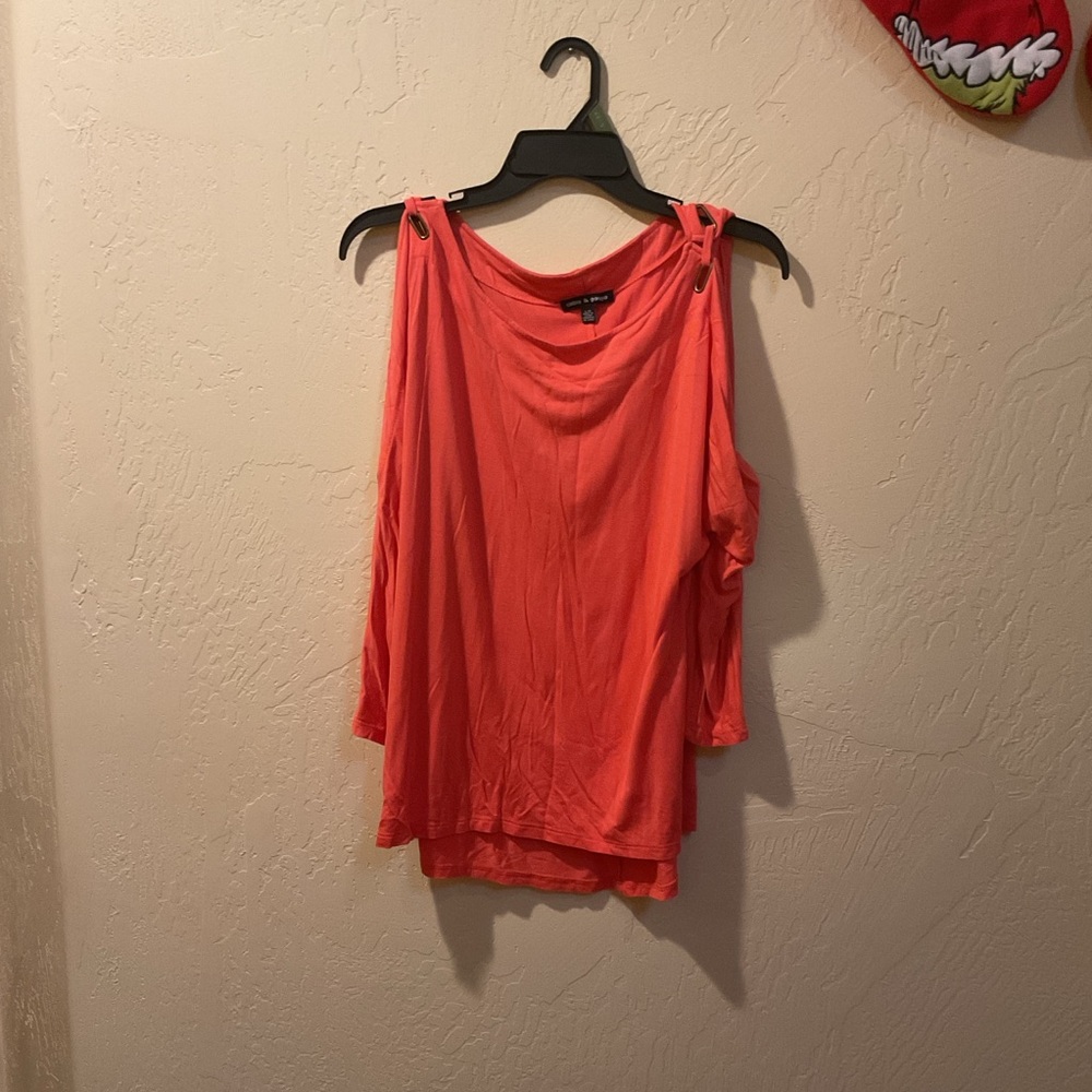 Women's Coral Top large cable and gauge